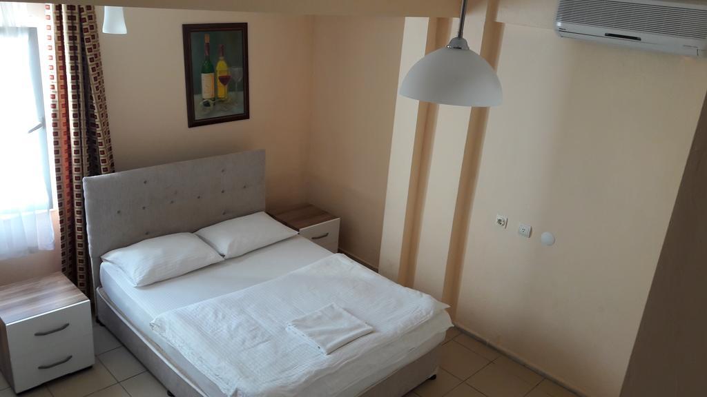 Garden Prizma Rooms&Aparts เกเมร์ ภายนอก รูปภาพ