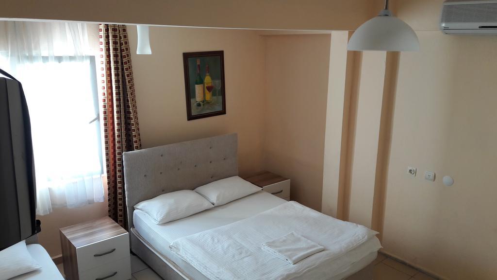 Garden Prizma Rooms&Aparts เกเมร์ ภายนอก รูปภาพ